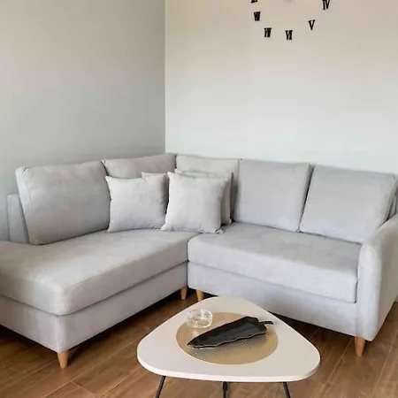 Niko's -2 Apartment